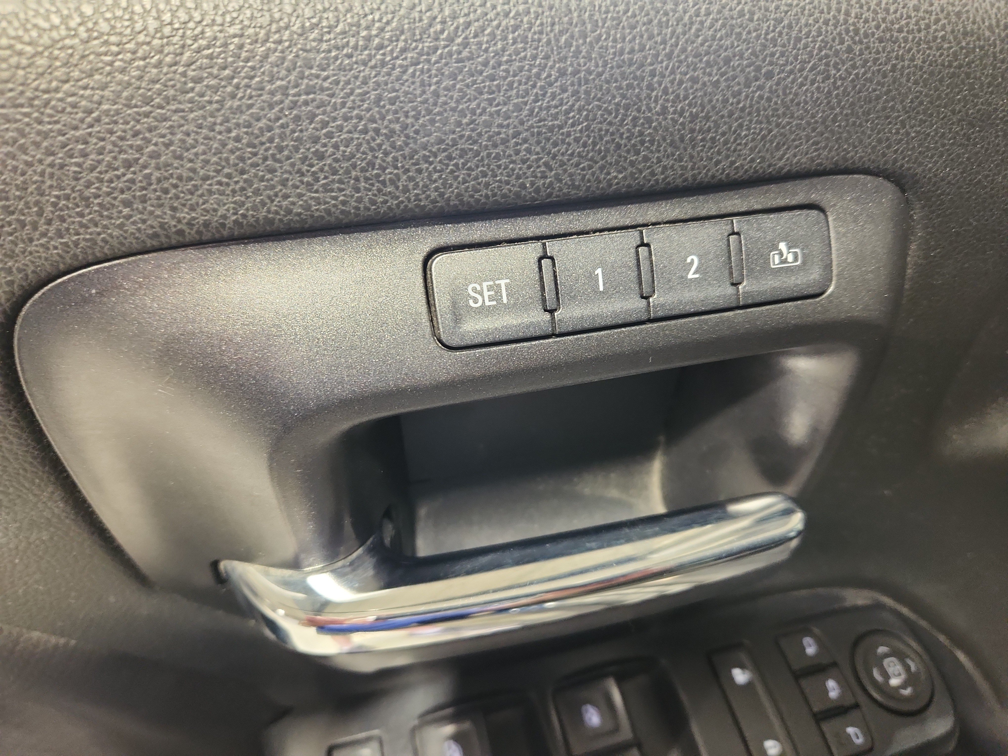 Used 2017 GMC Sierra 1500 SLT AWD/4WD image 16