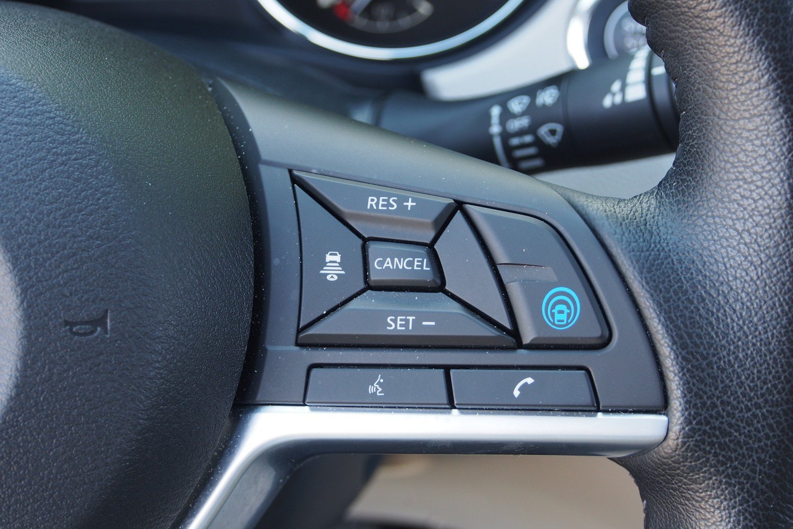 Used 2022 Nissan Rogue Sport SL w/ Premium Package FWD image 16