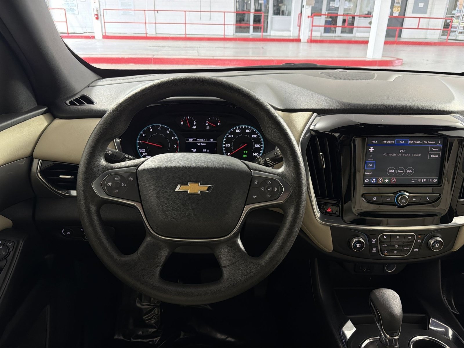 Used 2022 Chevrolet Traverse LS FWD image 14