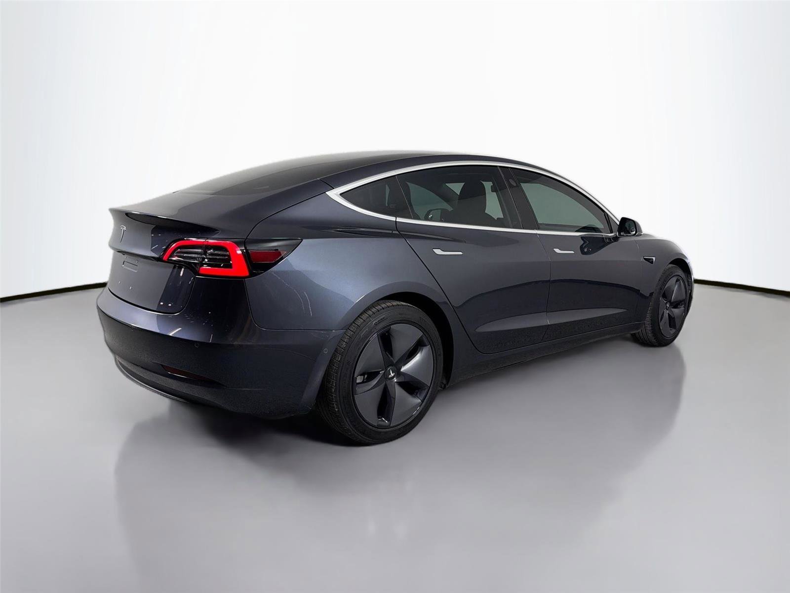 Used 2018 Tesla Model 3 Long Range RWD image 7