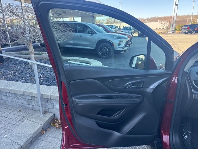 Used 2022 Buick Encore Preferred w/ Safety Package image 10