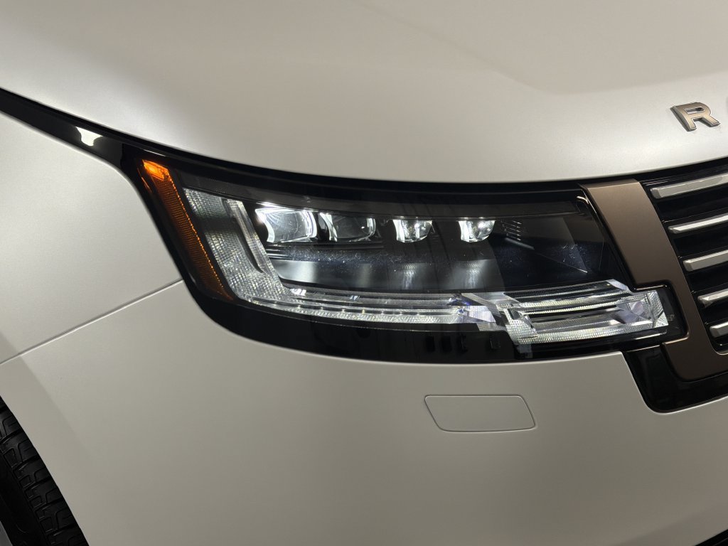New 2027 Land Rover Range Rover SV AWD/4WD image 15
