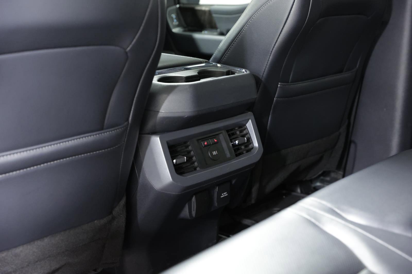 Used 2024 Ford F350 Lariat w/ Chrome Package image 19