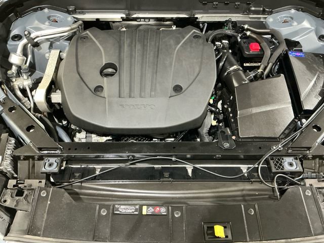 Used 2022 Volvo XC60 B5 Momentum w/ Climate Package image 18