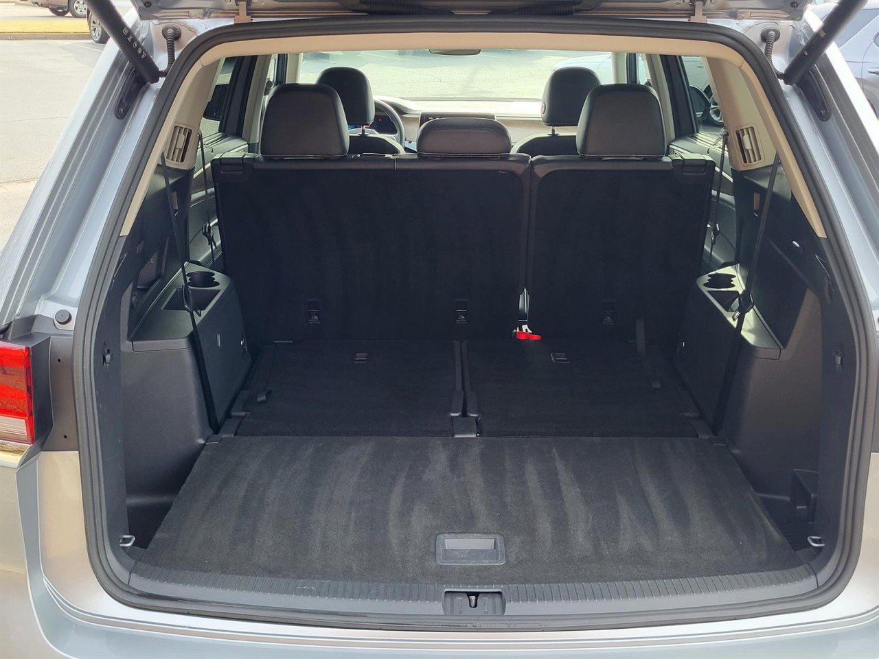 Used 2024 Volkswagen Atlas SE image 4