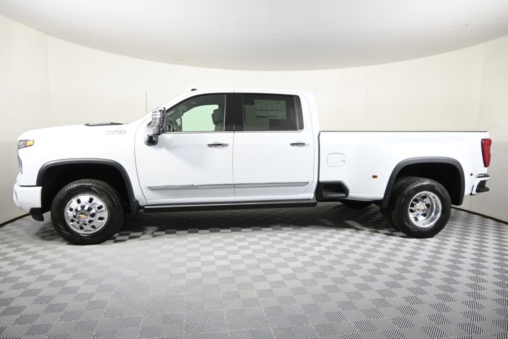 New 2026 Chevrolet Silverado 3500 High Country w/ High Country Premium Package image 2