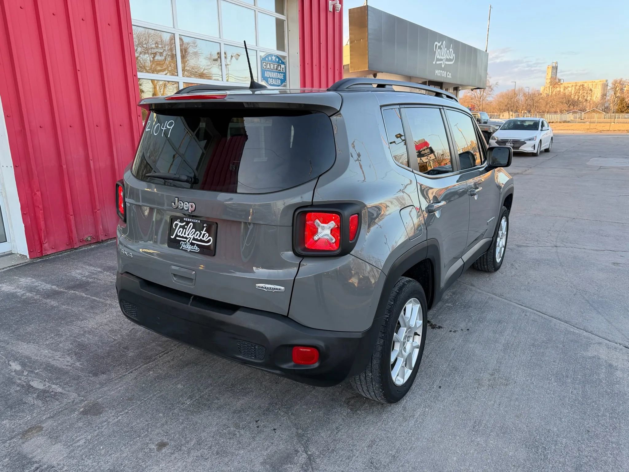 Used 2019 Jeep Renegade Latitude w/ Cold Weather Group image 7