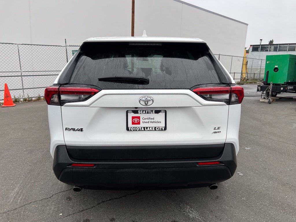 Used 2025 Toyota RAV4 LE AWD/4WD image 5