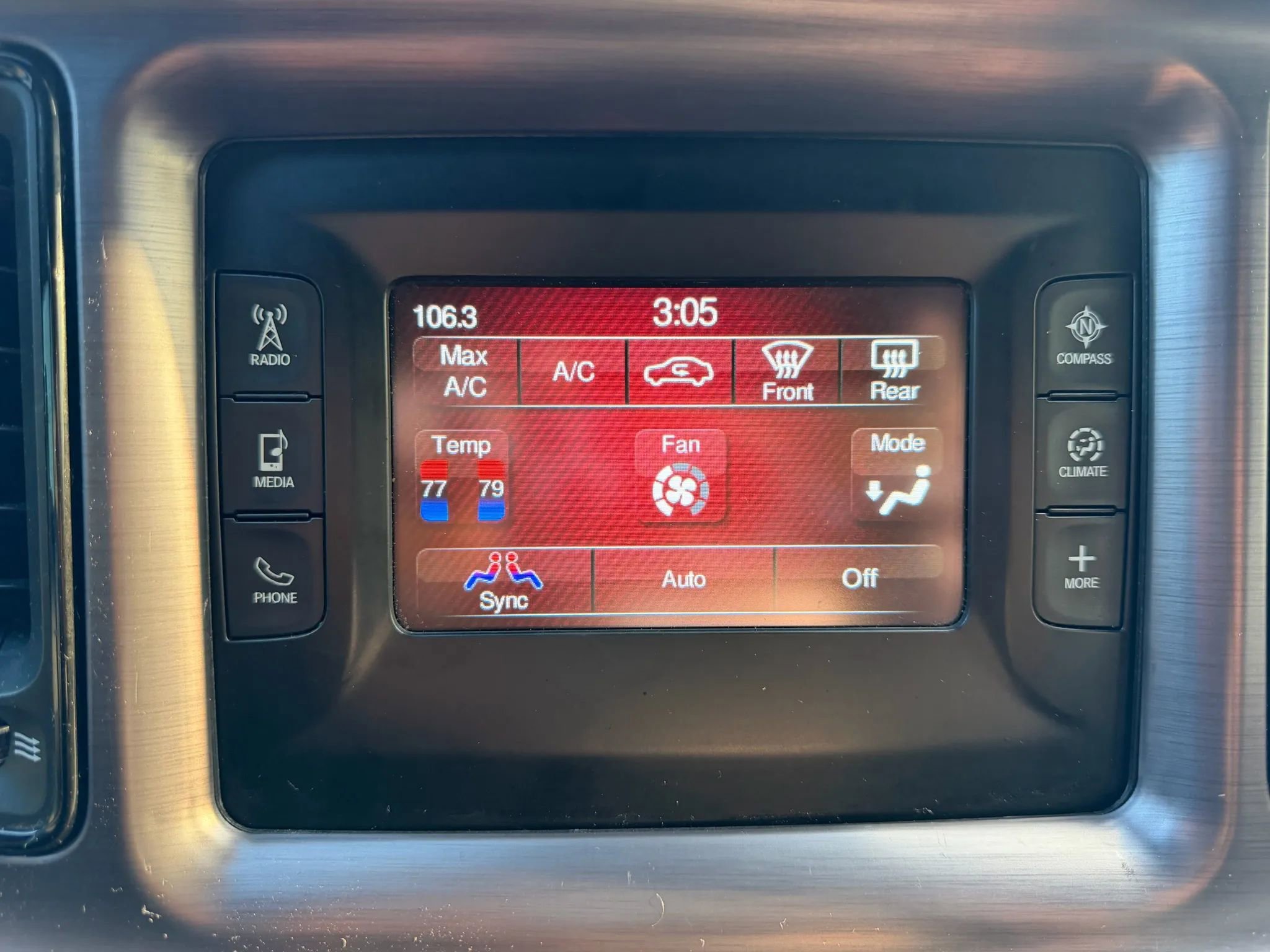 Used 2016 Dodge Challenger SXT image 42