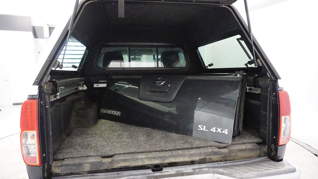 Used 2012 Nissan Frontier SL w/ Moonroof Pkg image 16