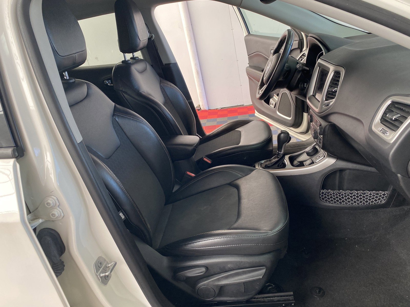 Used 2019 Jeep Compass Latitude w/ Popular Equipment Group image 7