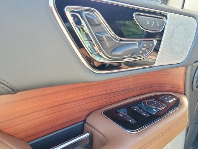 Certified 2023 Lincoln Navigator Reserve AWD/4WD image 24