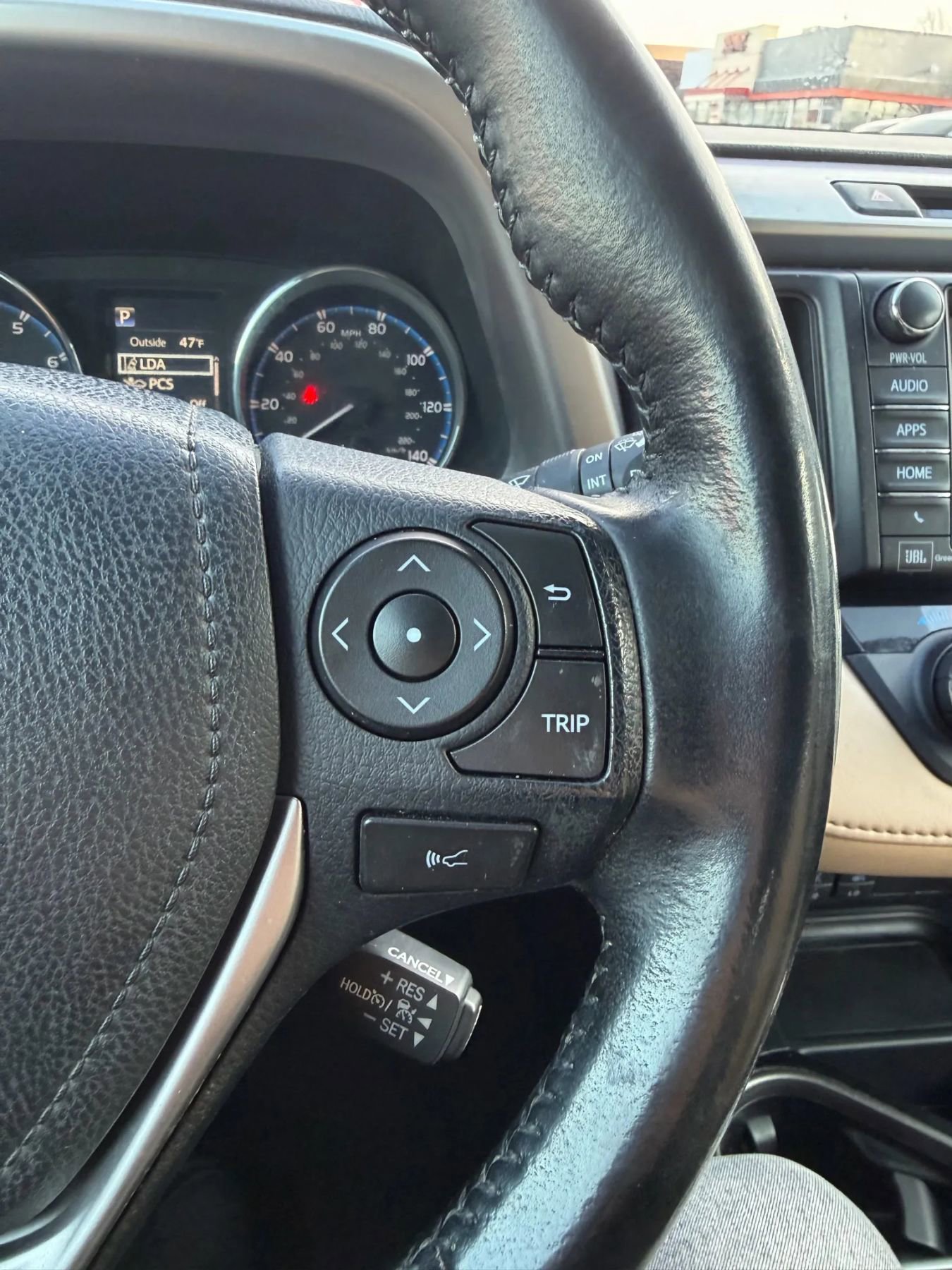Used 2018 Toyota RAV4 Limited AWD/4WD image 19