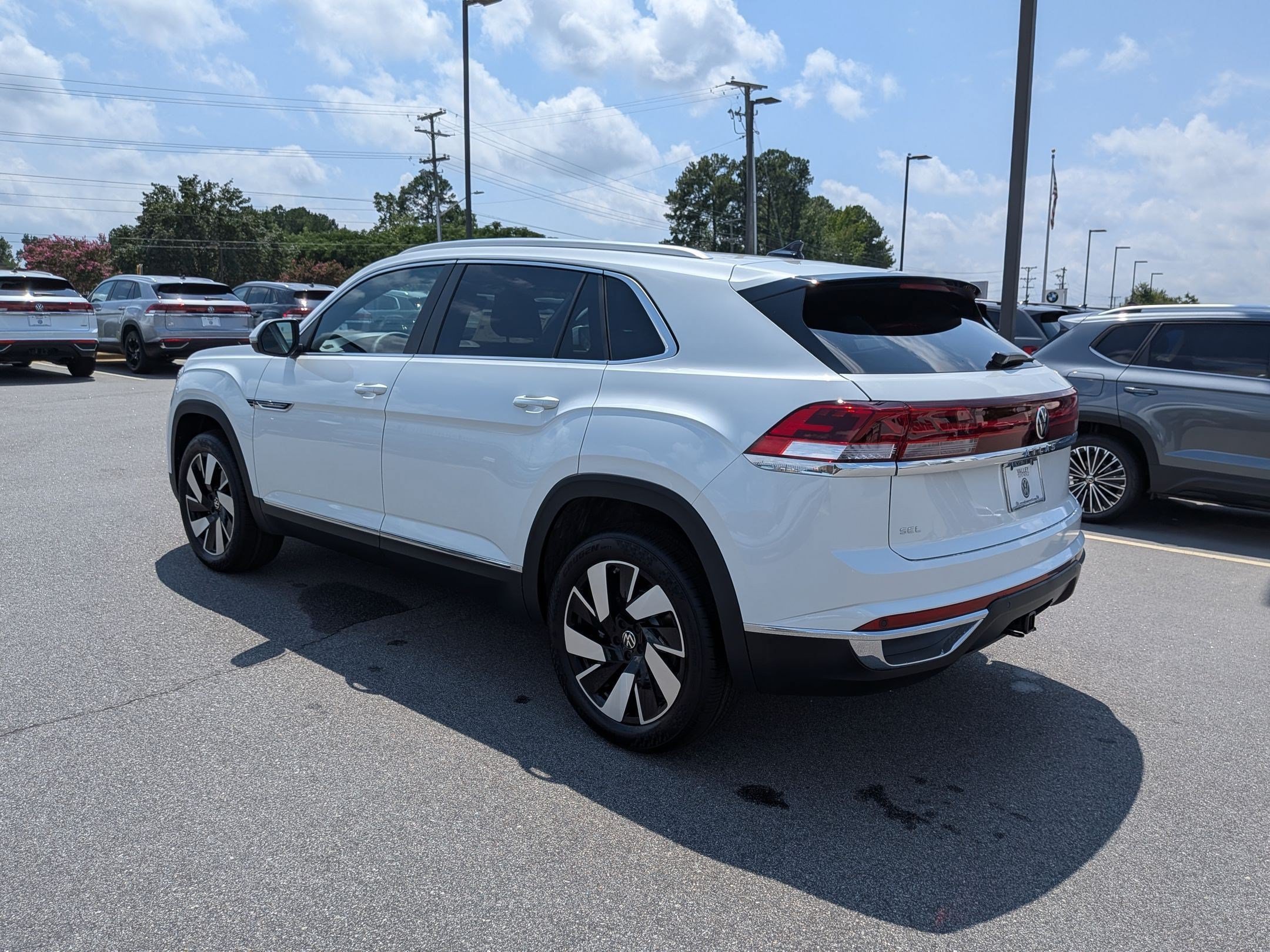 New 2026 Volkswagen Atlas Cross Sport SEL AWD/4WD image 5