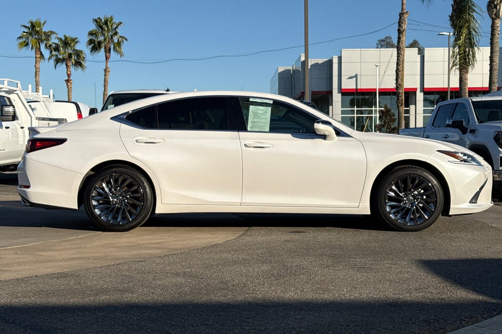 Certified 2025 Lexus ES 350 Luxury image 3