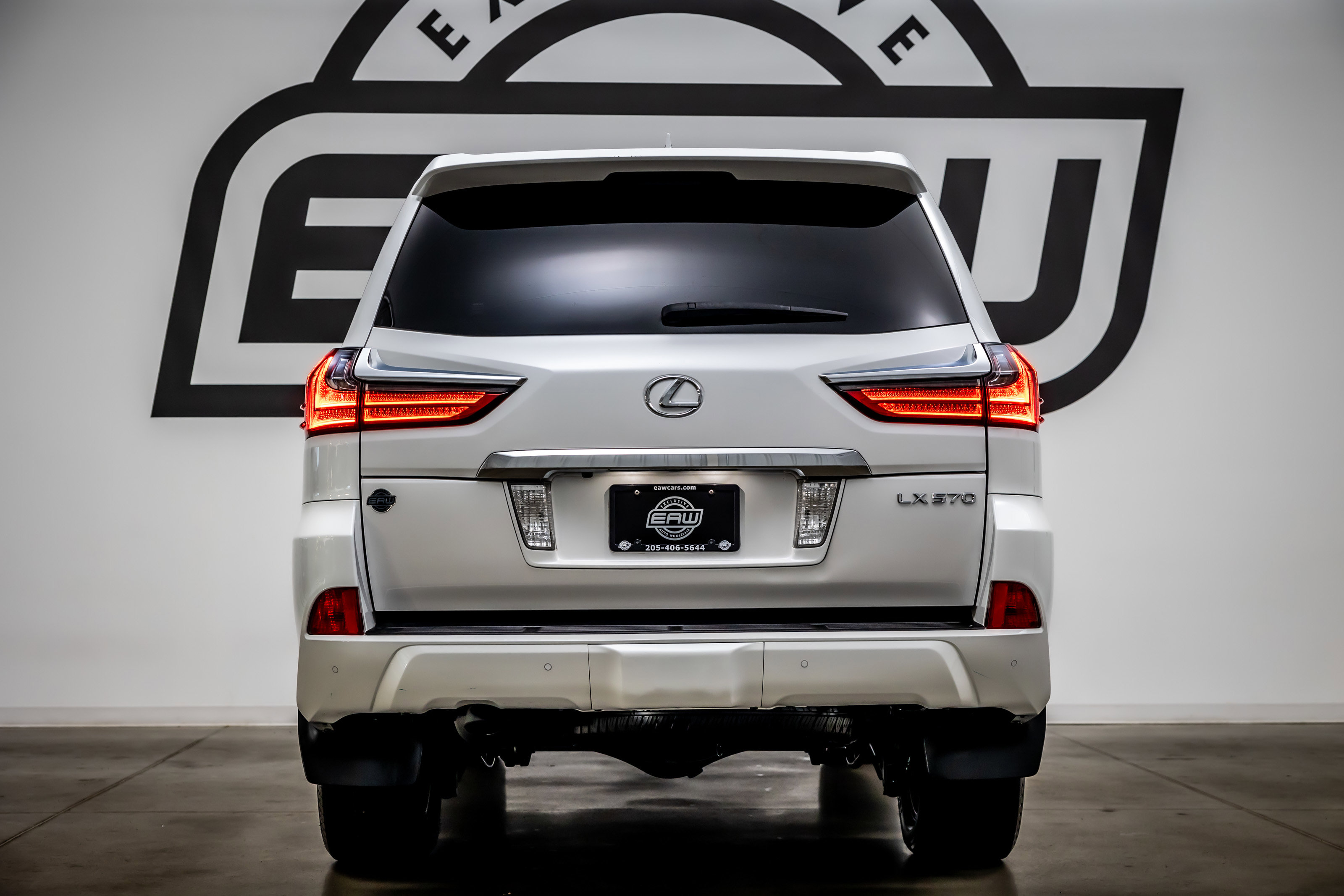 Used 2017 Lexus LX 570 4WD w/ Luxury Package image 10