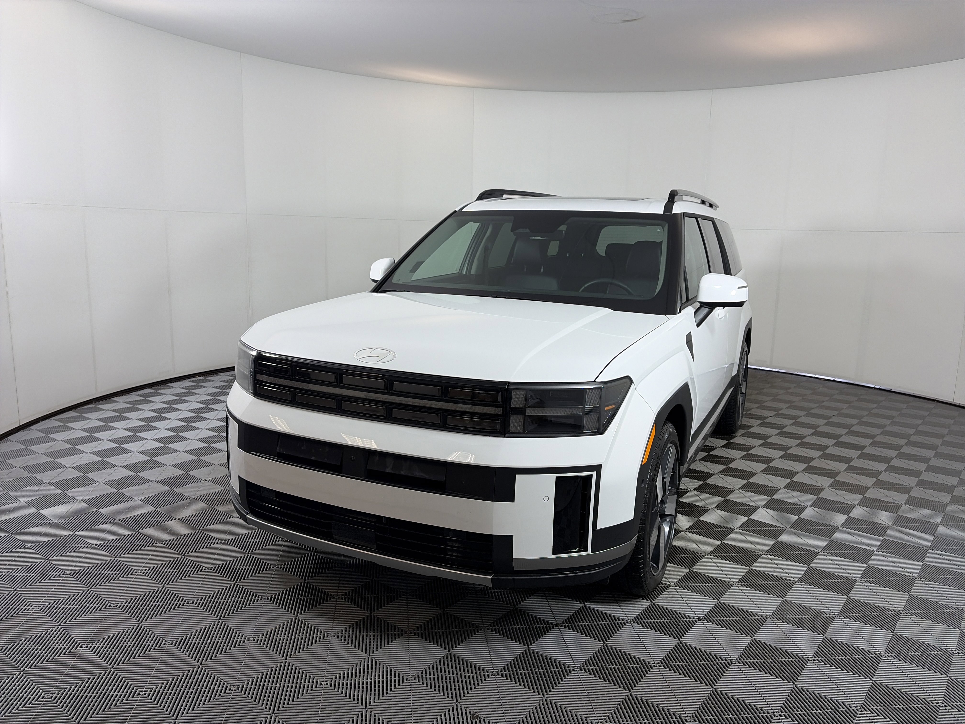 Used 2025 Hyundai Santa Fe Limited image 2