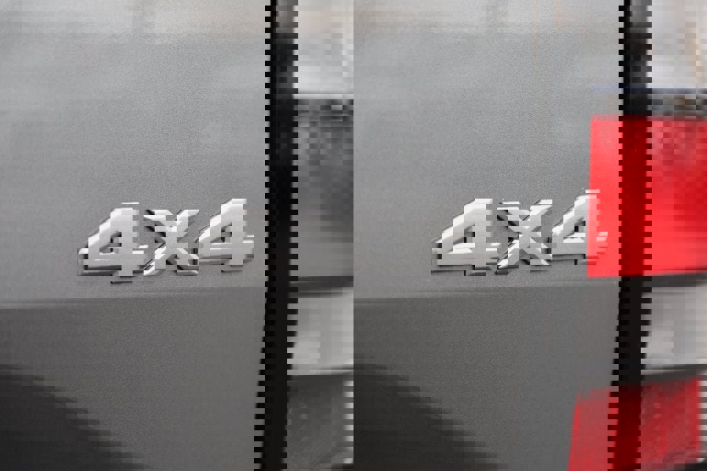 Used 2025 Nissan Frontier SV image 6