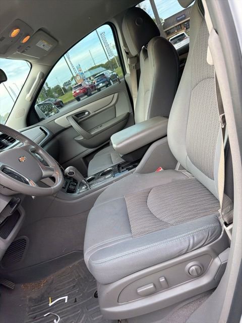 Used 2017 Chevrolet Traverse LT w/ Traveler's Package image 12