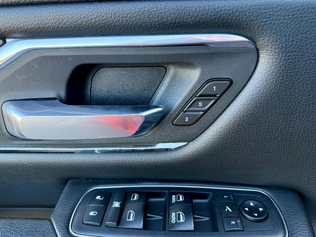 Used 2019 RAM 1500 Laramie image 23
