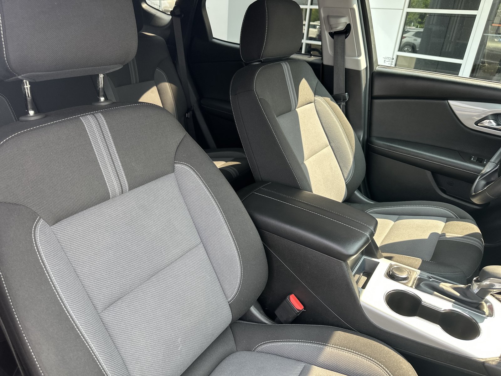 Used 2025 Chevrolet Blazer LT FWD image 30