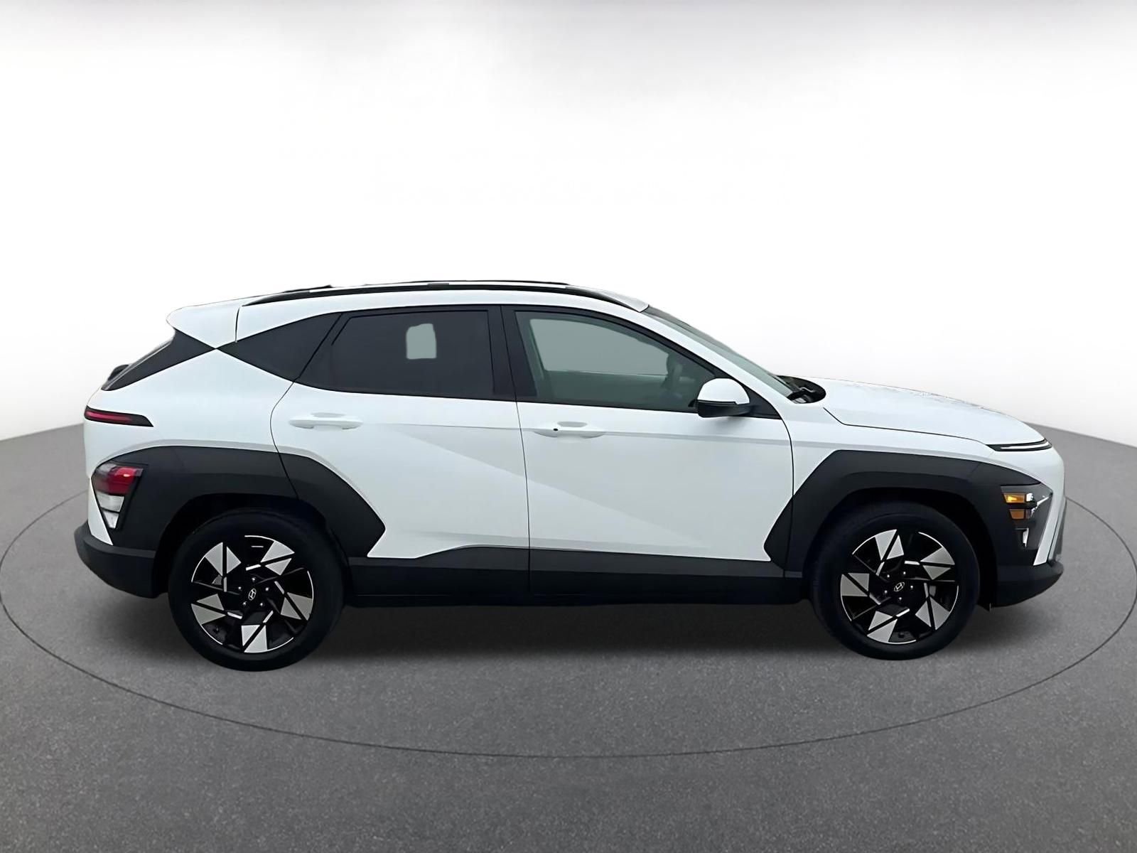 Used 2025 Hyundai Kona SEL image 16