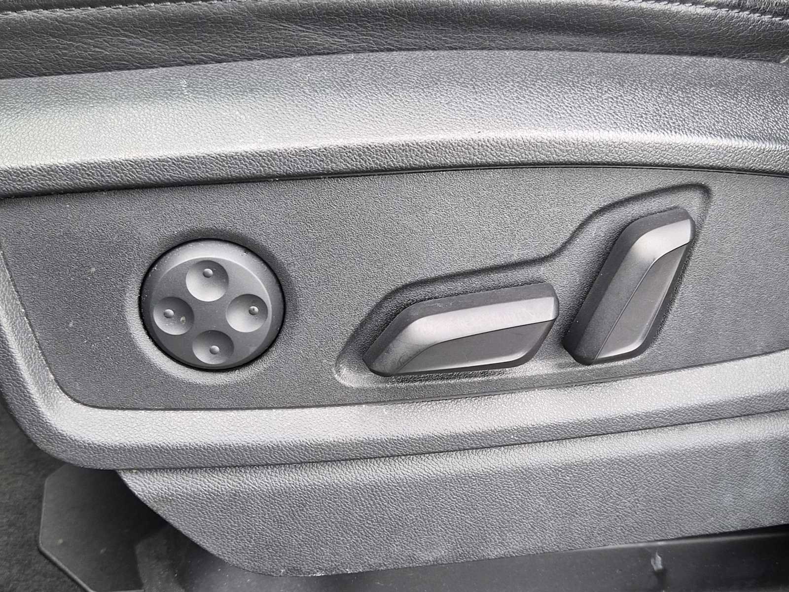 Used 2018 Audi Q5 2.0T Premium image 16