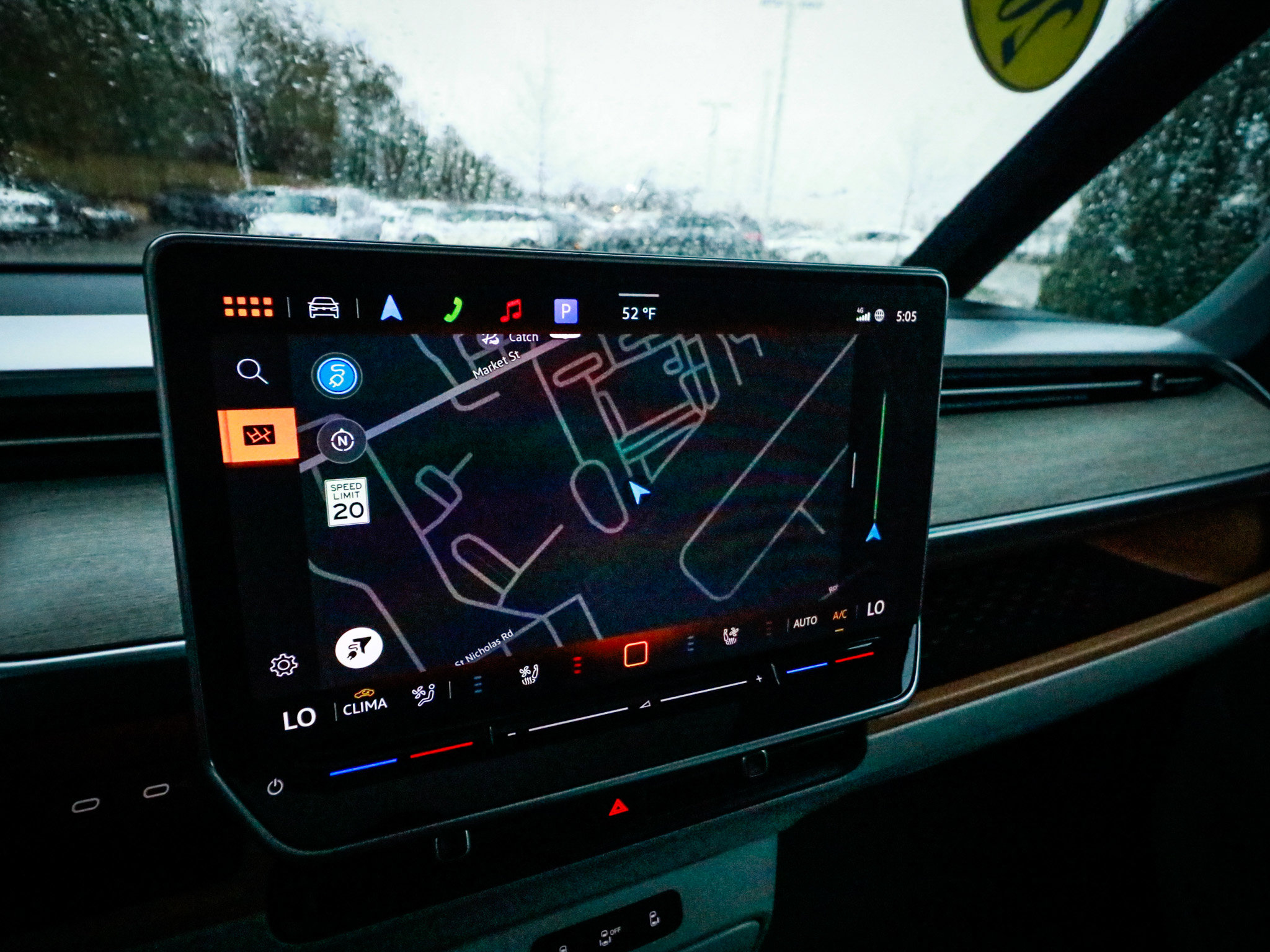 Used 2025 Volkswagen ID. Buzz 1st Edition image 23