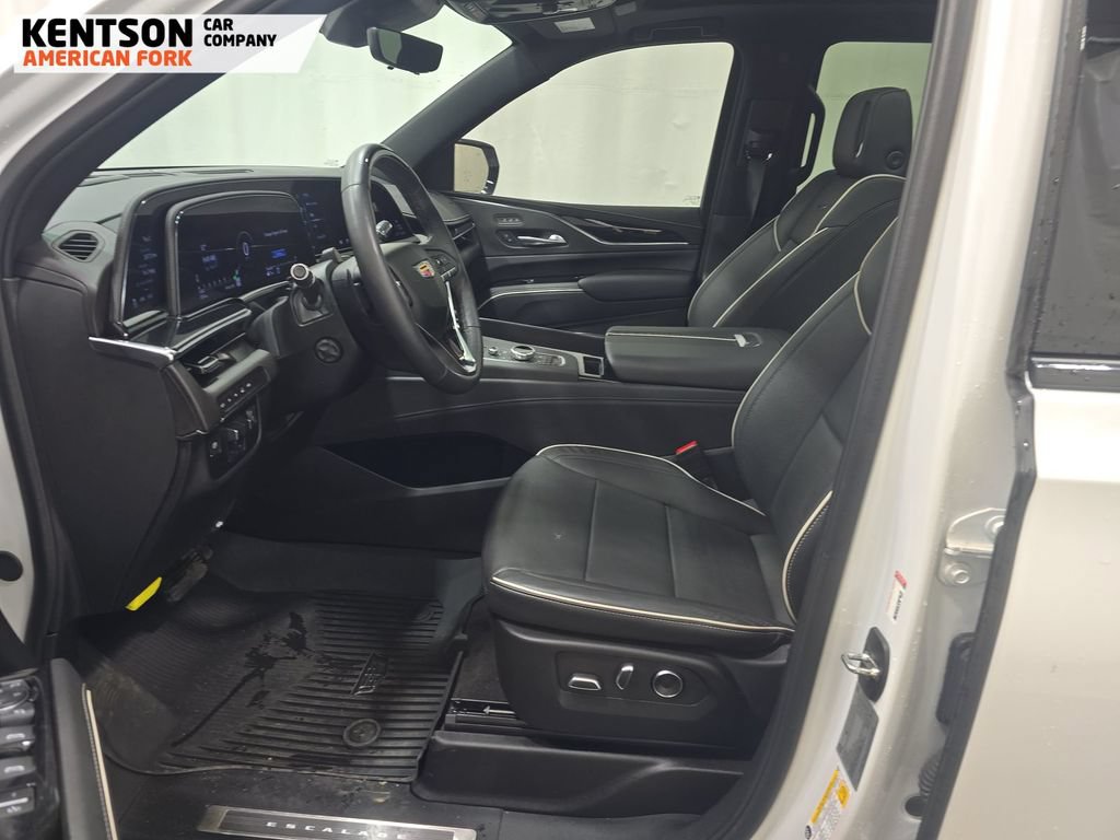 Used 2024 Cadillac Escalade Sport w/ LPO, Floor Liner Package AWD/4WD image 5