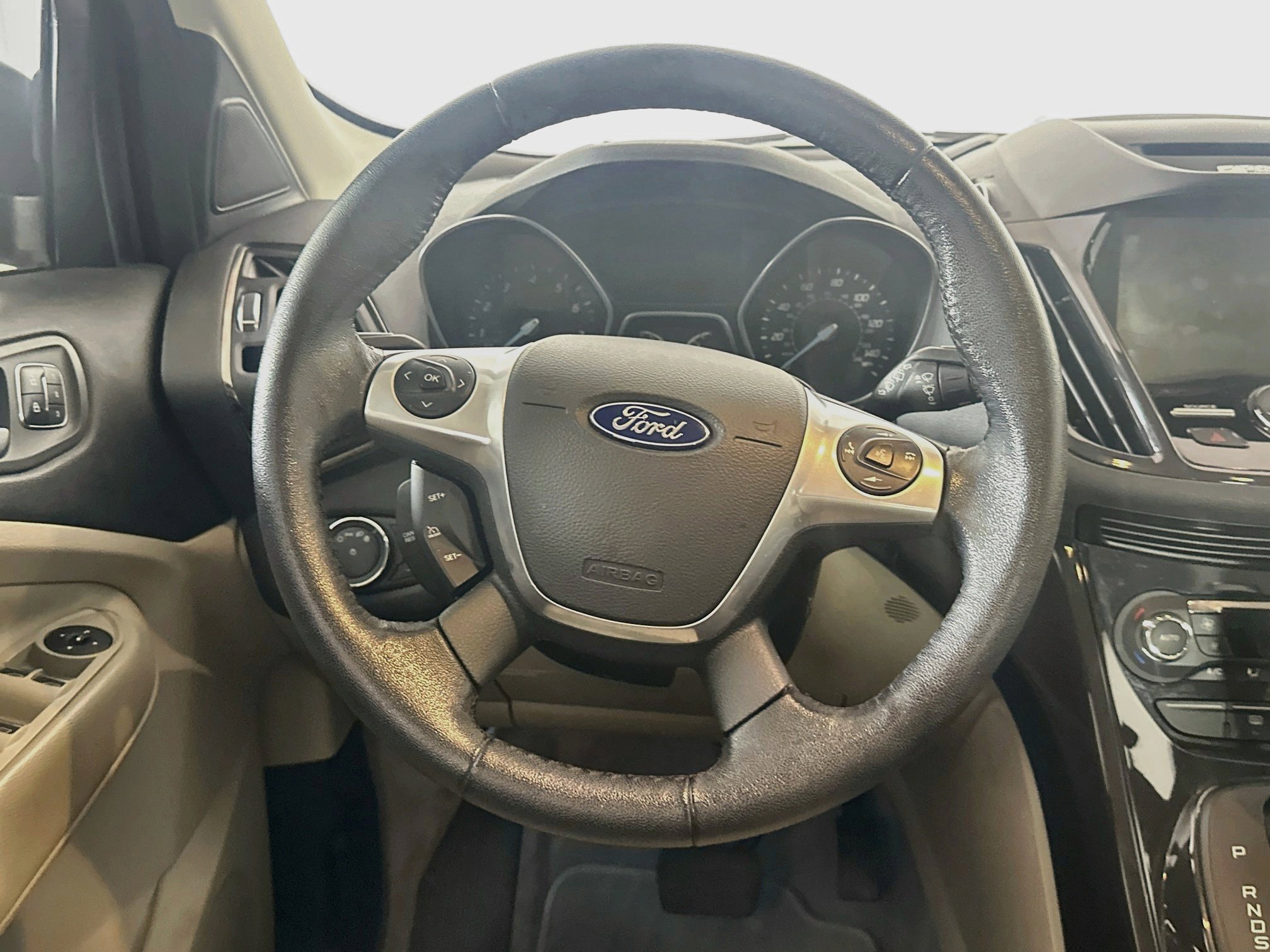 Used 2015 Ford Escape Titanium FWD image 17