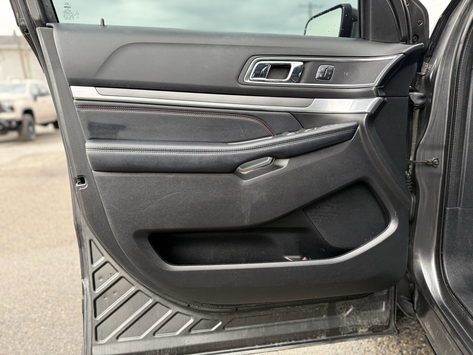 Used 2018 Ford Explorer Sport w/ Equipment Group 401A image 10