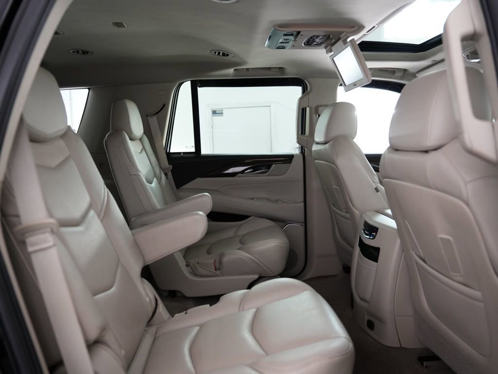 Used 2018 Cadillac Escalade Premium Luxury image 41