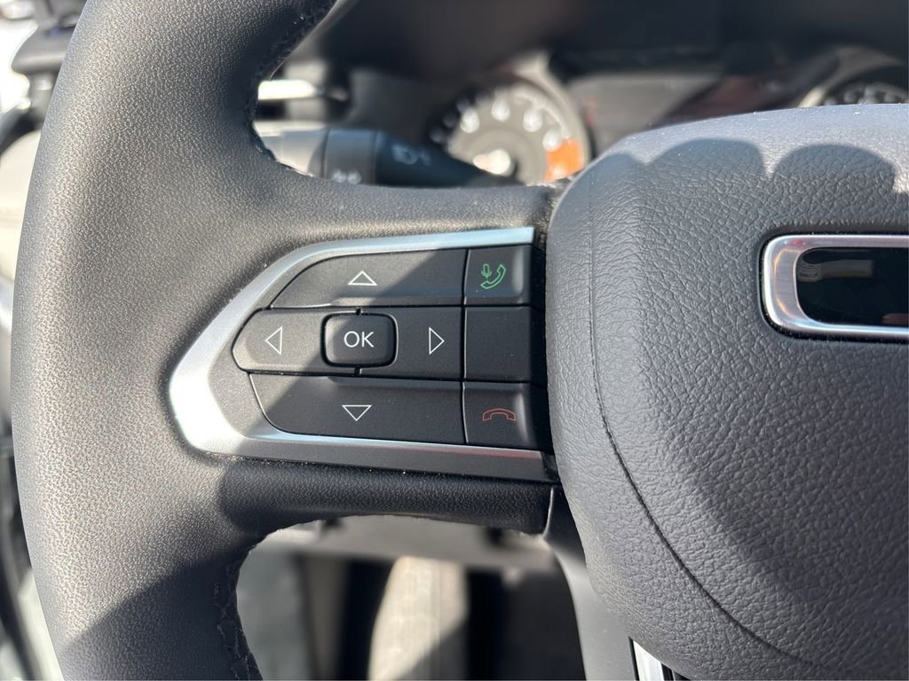 Used 2025 Jeep Compass Limited image 26