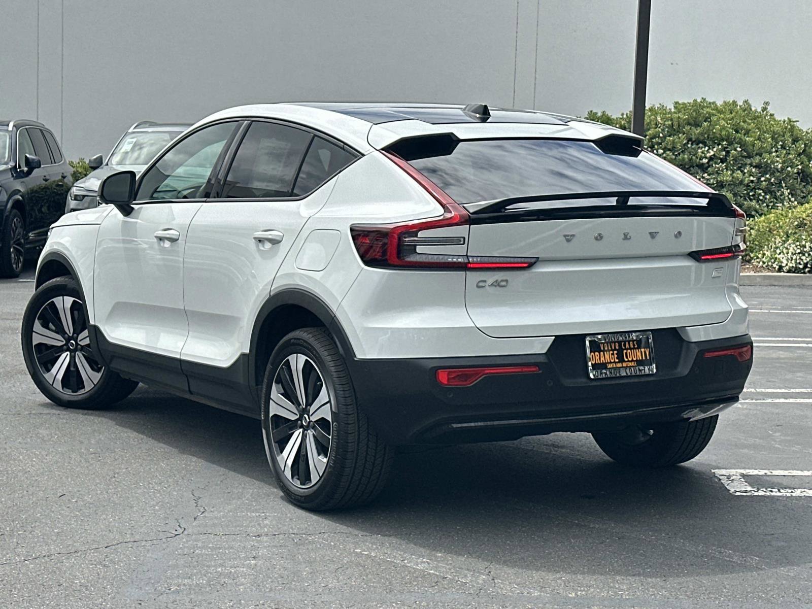 Certified 2023 Volvo C40 P8 Recharge Plus w/ Climate Package AWD/4WD image 7