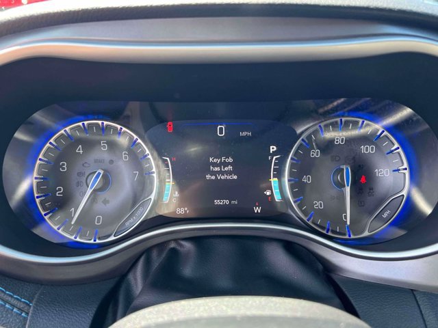 Used 2021 Chrysler Pacifica Touring-L w/ Uconnect Theater Family Group AWD/4WD image 27