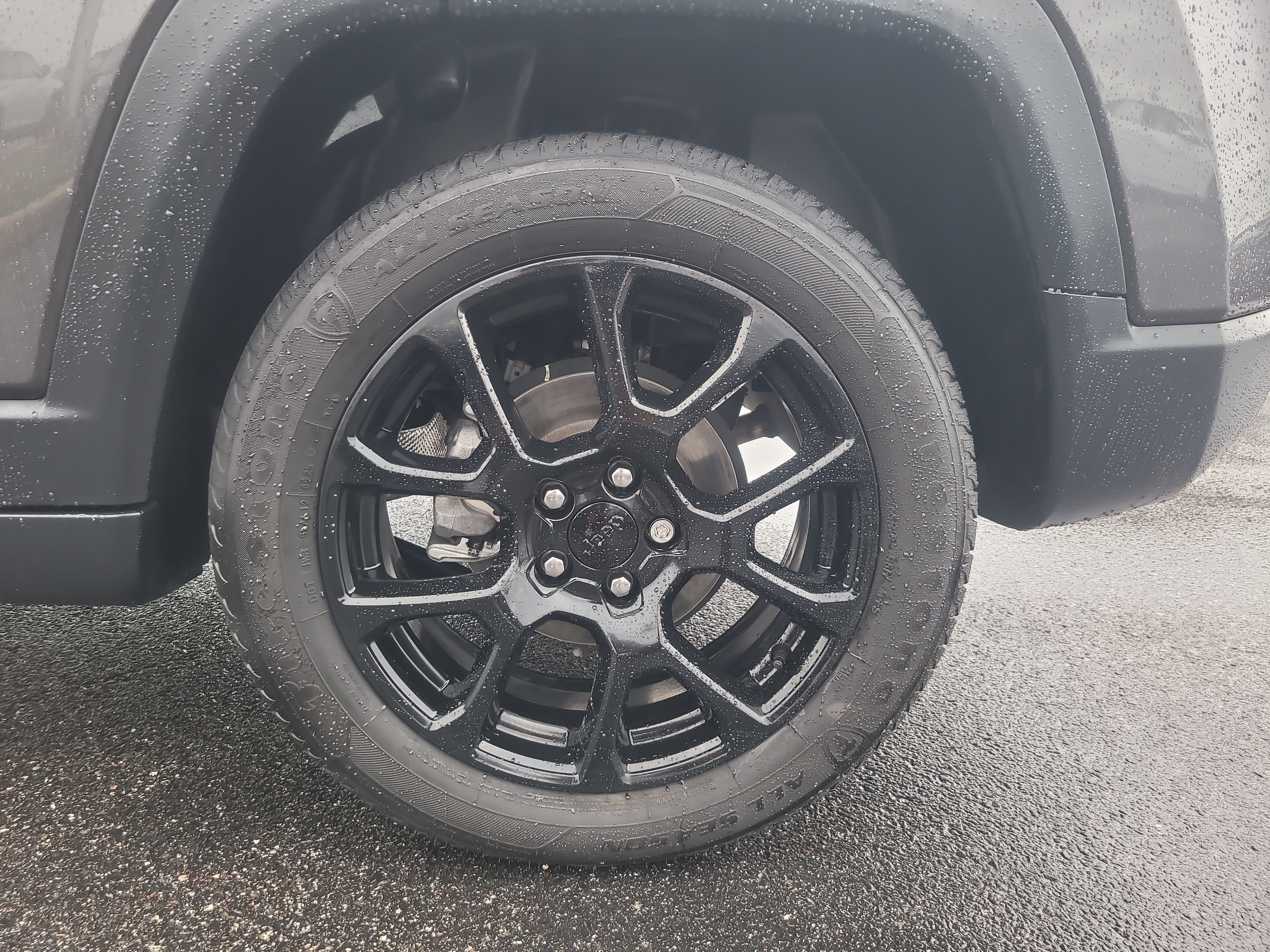 Used 2022 Jeep Compass Latitude FWD image 8
