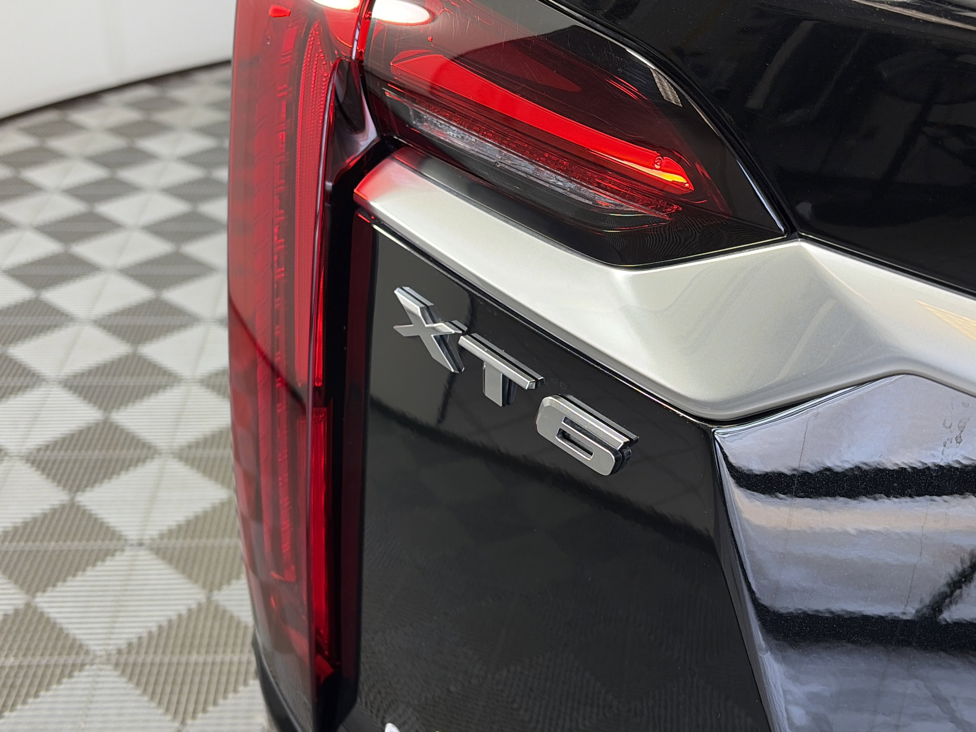 Certified 2024 Cadillac XT6 Premium Luxury w/ LPO, Floor Liner Package image 16