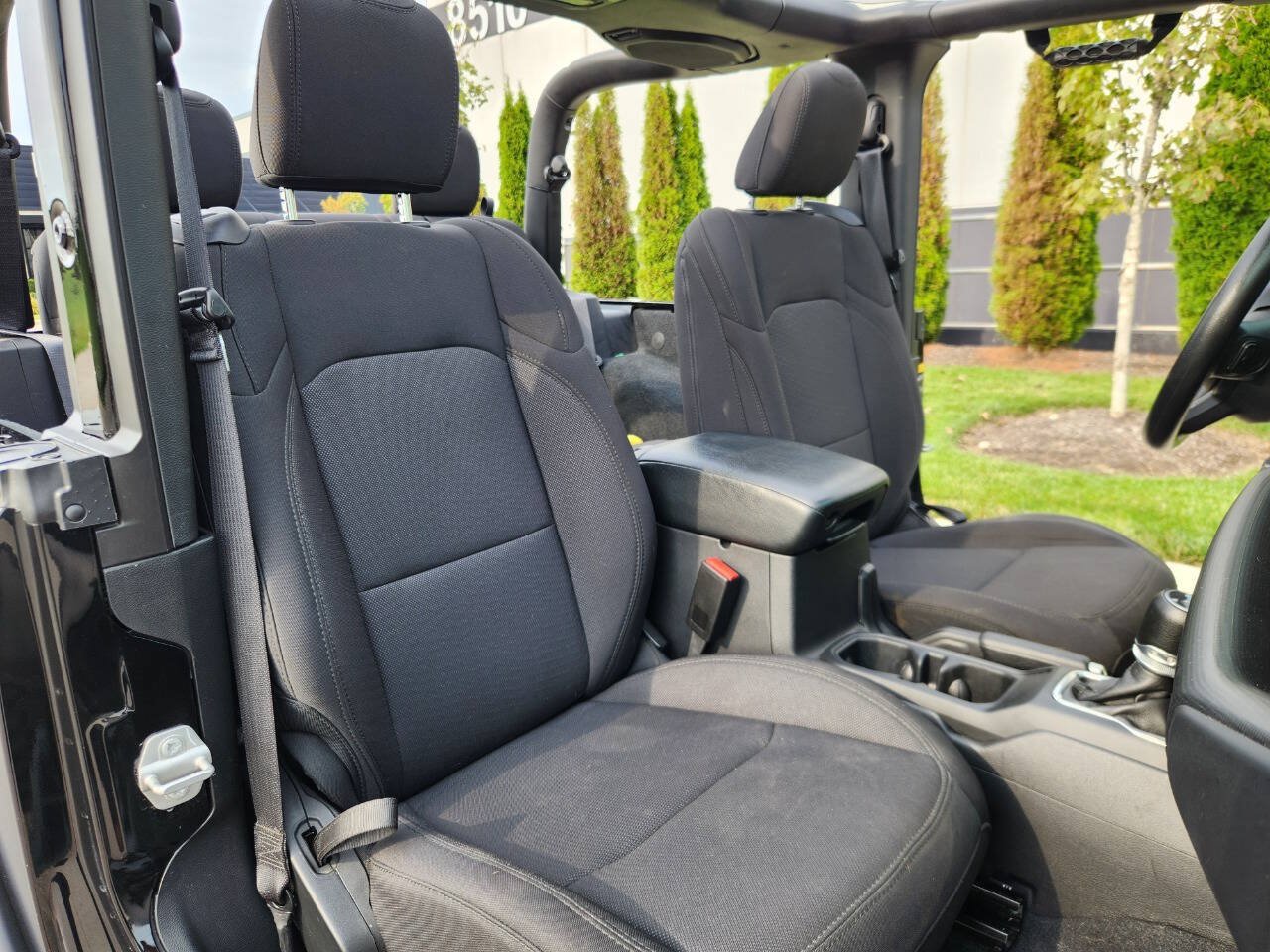 Used 2022 Jeep Wrangler Sport AWD/4WD image 8