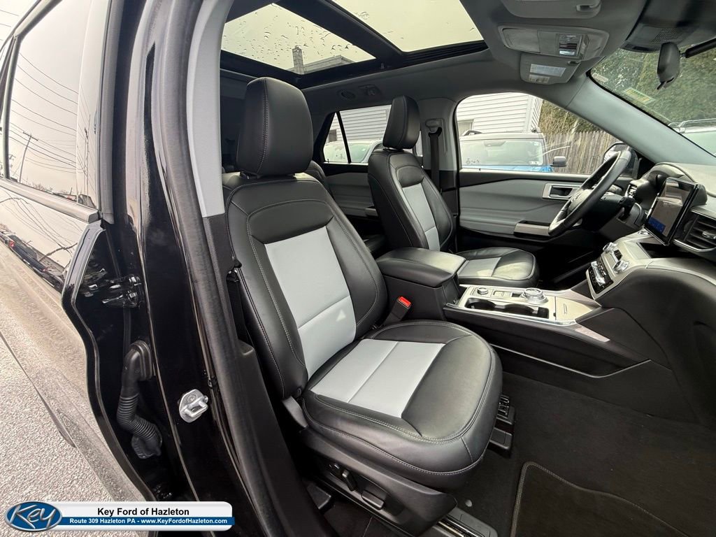 Certified 2022 Ford Explorer XLT w/ Equipment Group 202A image 36