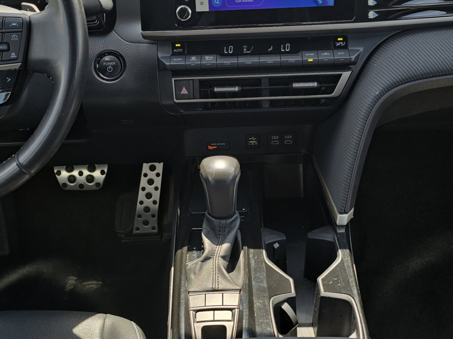 Used 2025 Toyota Camry SE FWD image 15