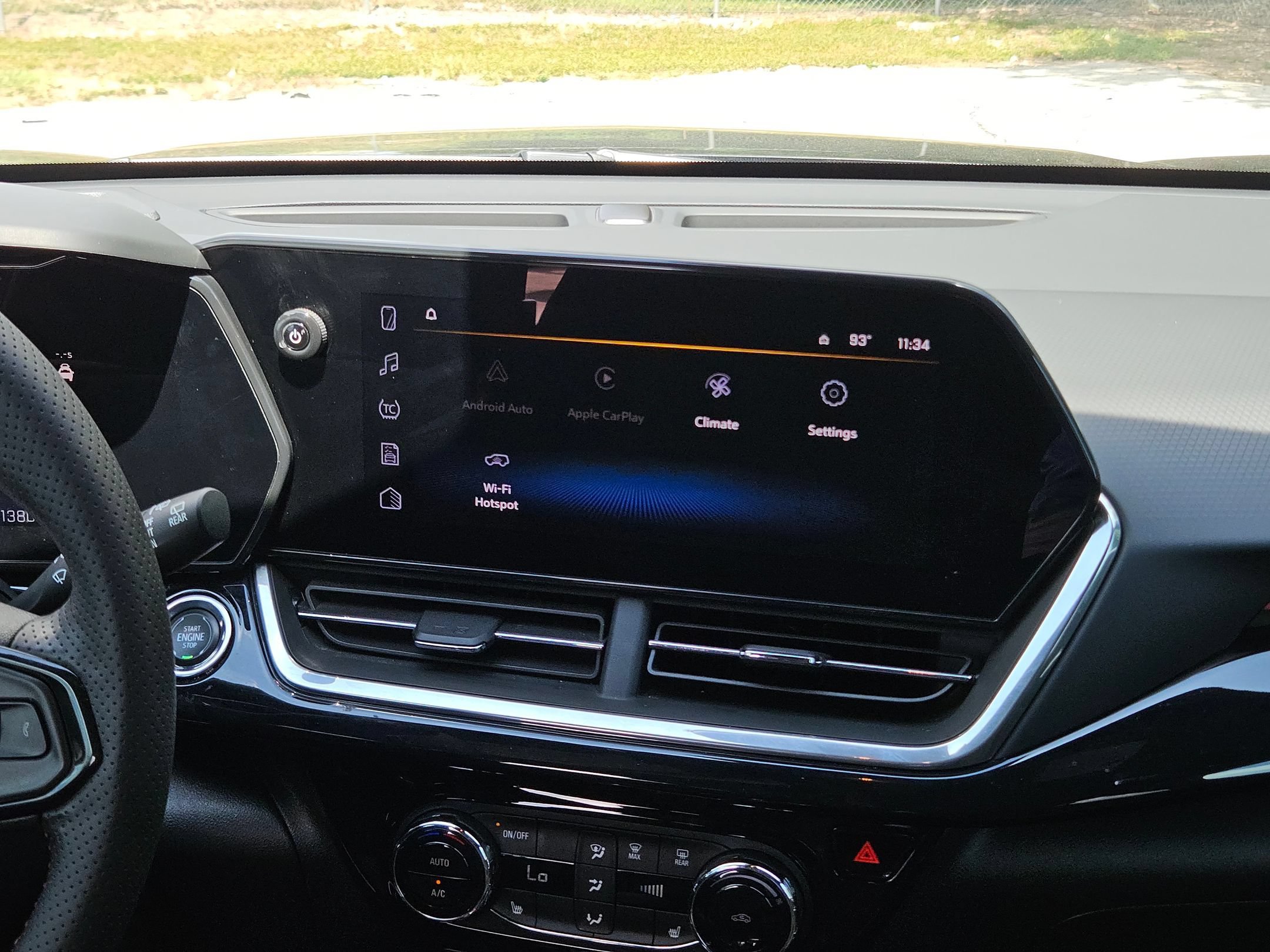 Used 2024 Chevrolet Trax RS w/ Sunroof Package FWD image 17