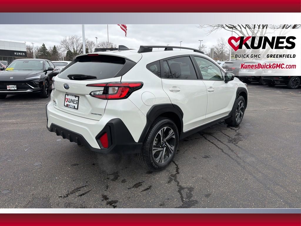 Used 2024 Subaru Crosstrek 2.0i Premium image 5