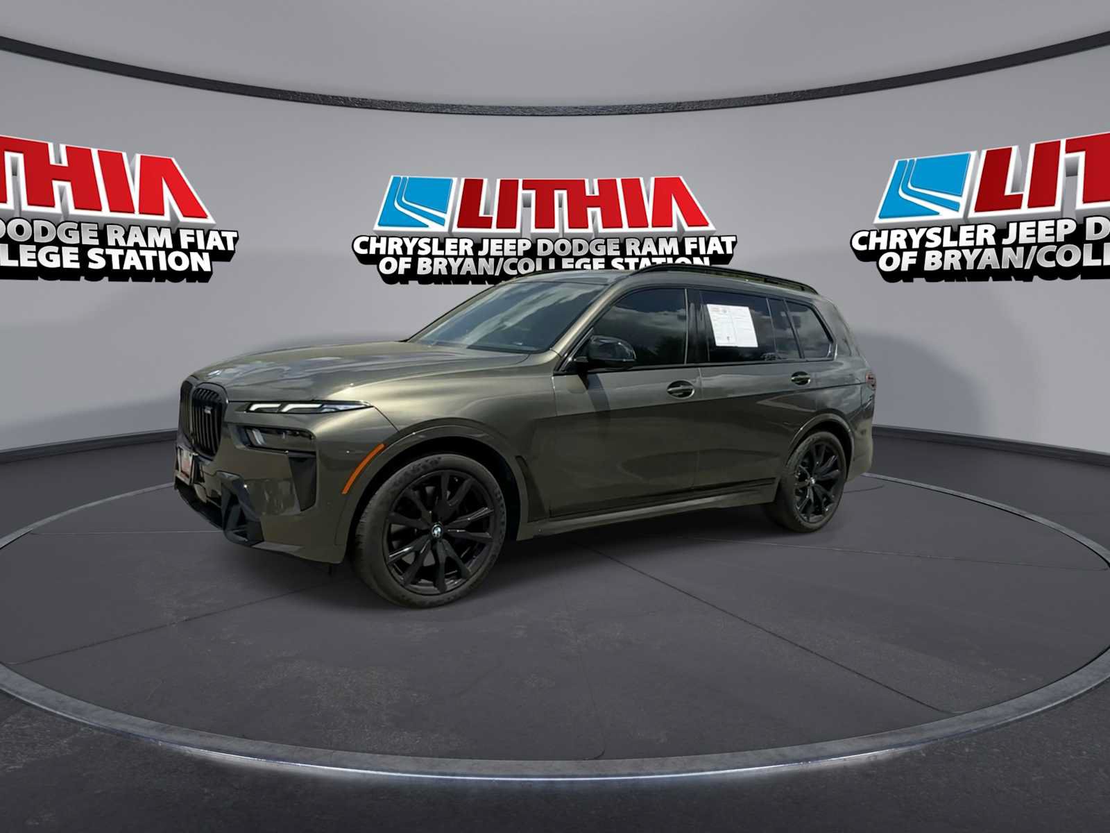 Used 2025 BMW X7 M60i AWD/4WD image 4