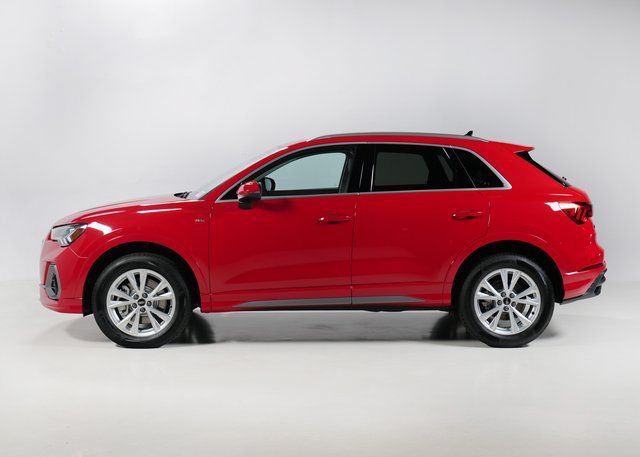 Used 2025 Audi Q3 2.0T Premium w/ Convenience Package AWD/4WD image 2