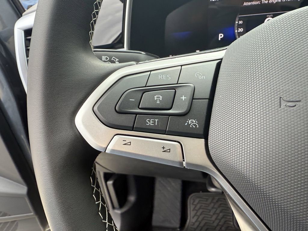 New 2026 Volkswagen Taos SE image 16