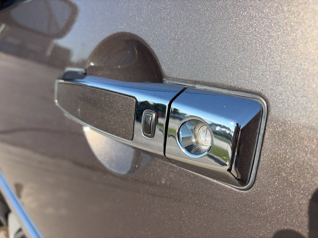 Used 2015 Nissan Armada Platinum AWD/4WD image 46