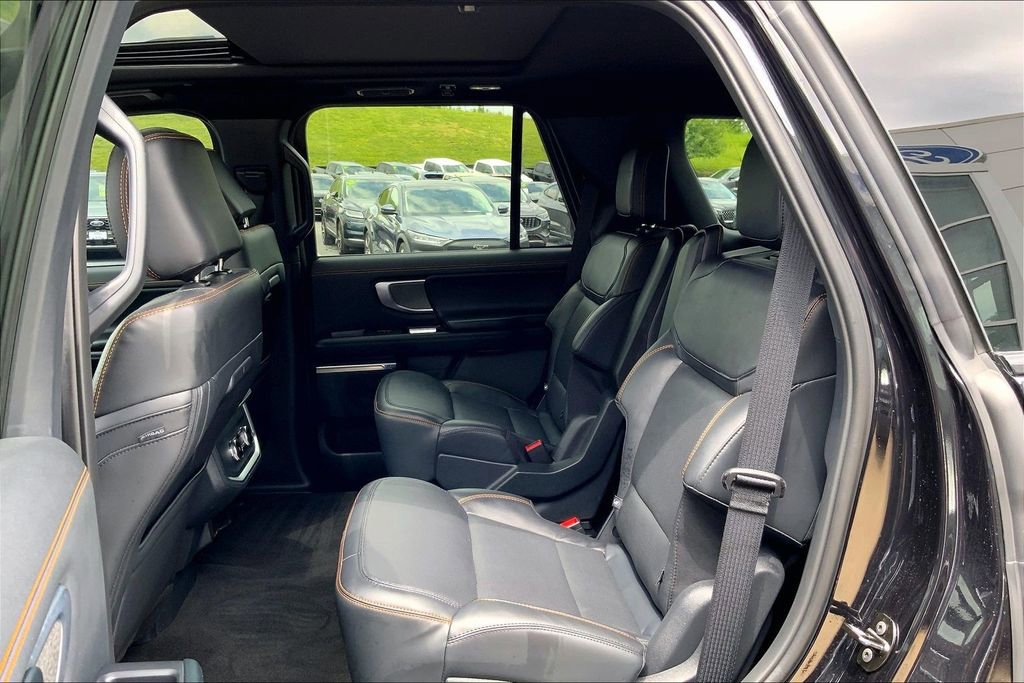 Used 2025 Ford Expedition Tremor AWD/4WD image 11