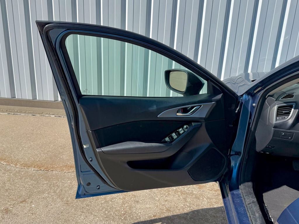 Used 2018 MAZDA MAZDA3 Sport FWD image 14