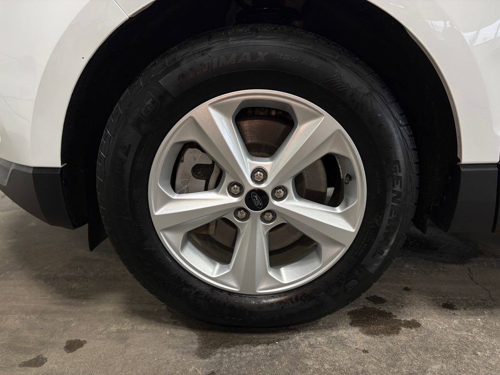 Used 2024 Ford Edge SE w/ Cargo Accessory Package image 36