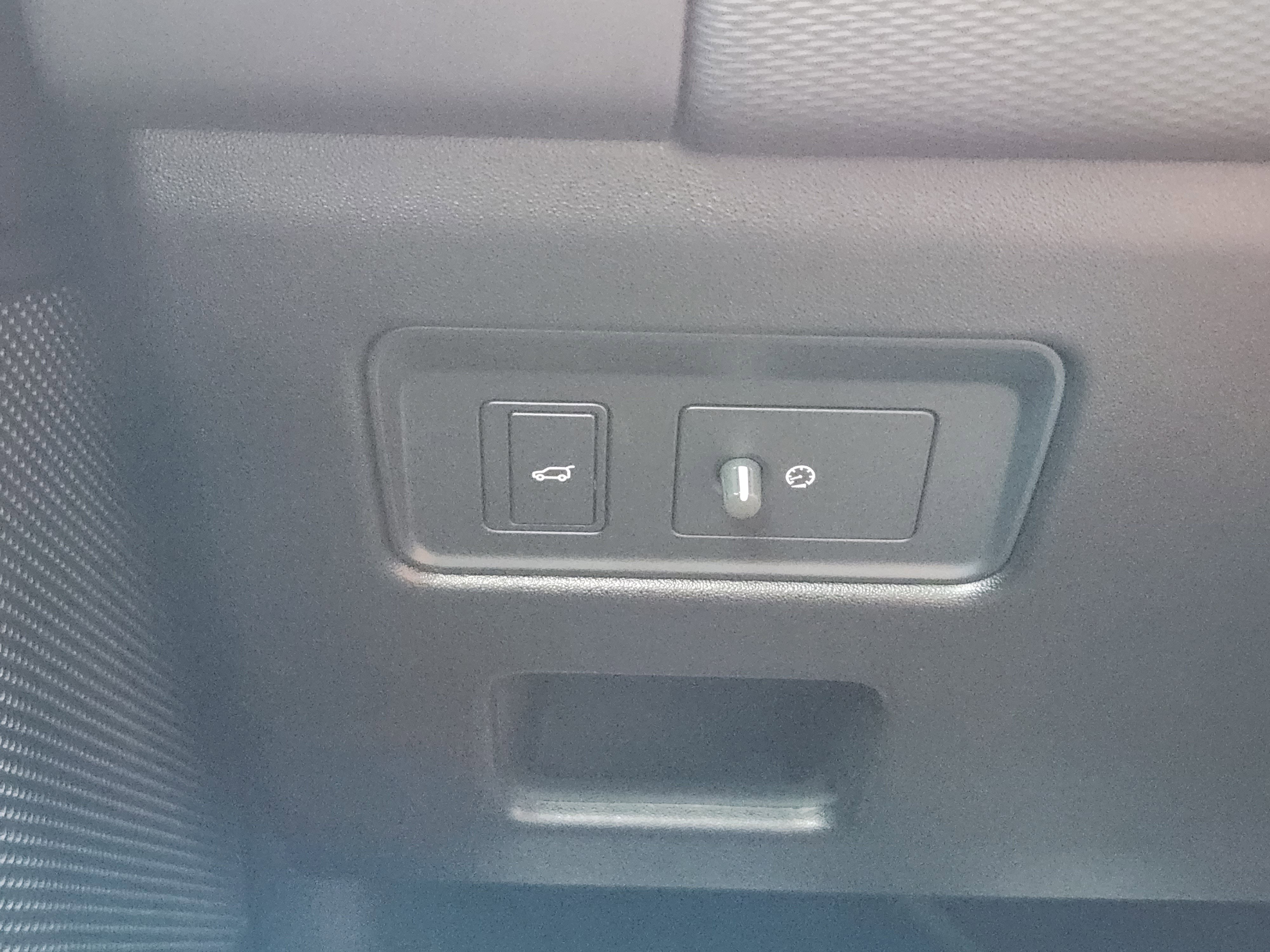 Certified 2025 Land Rover Discovery Dynamic SE image 22
